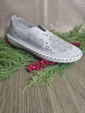 bernie mev. Women's TW 09 Slip-on in Gray